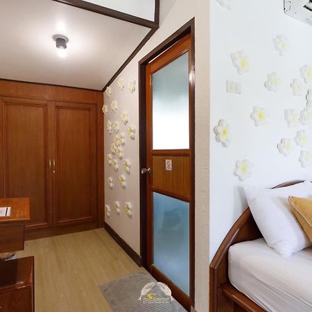 Suanya Kohkood Resort And Spa Ko Kut Exterior photo